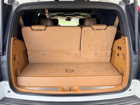 Used 2017 Cadillac Escalade Platinum AWD/4WD image 33