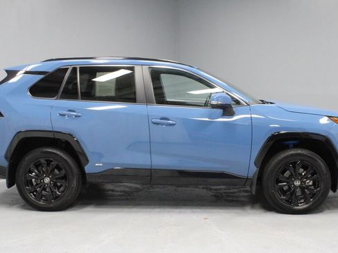 Used 2023 Toyota RAV4 SE w/ Convenience Package AWD/4WD image 11