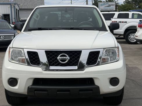 Used 2019 Nissan Frontier SV RWD image 3