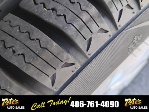 Used 2025 Chevrolet Malibu LT FWD image 9