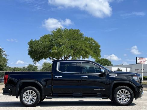 Used 2026 GMC Sierra 1500 Denali w/ Technology Package AWD/4WD image 3
