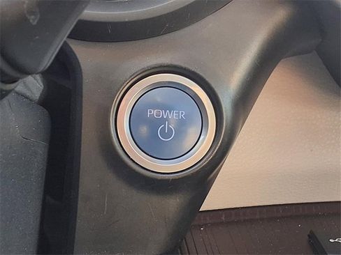 Used 2023 Toyota Sienna XLE image 16