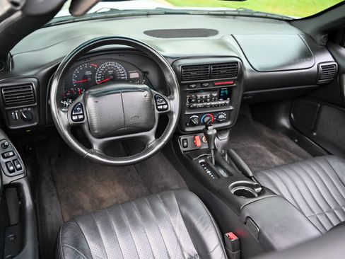 Used 2000 Chevrolet Camaro Z28 w/ SS Performance/Appearance Pkg image 5
