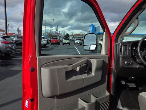 New 2026 Chevrolet Express 3500 RWD image 14