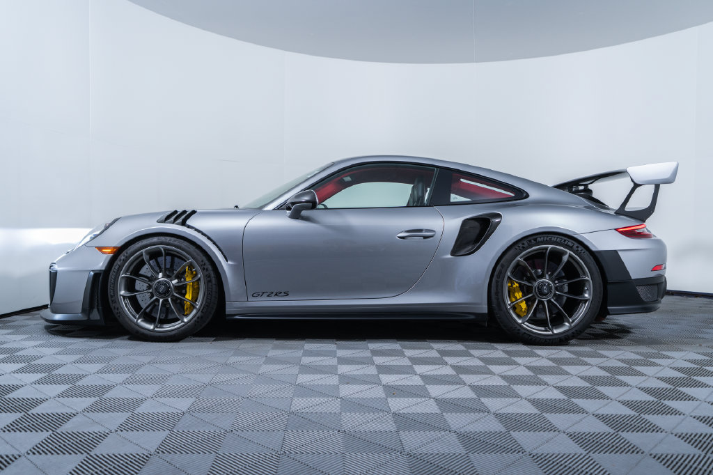 Certified 2018 Porsche 911 GT2 RS RWD image 2