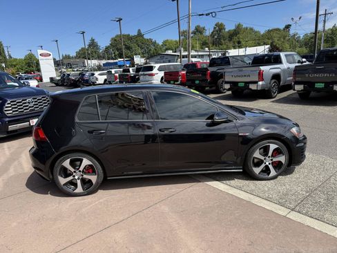 Used 2017 Volkswagen GTI SE FWD image 7