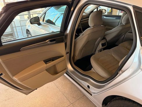 Used 2019 Ford Fusion SE image 52