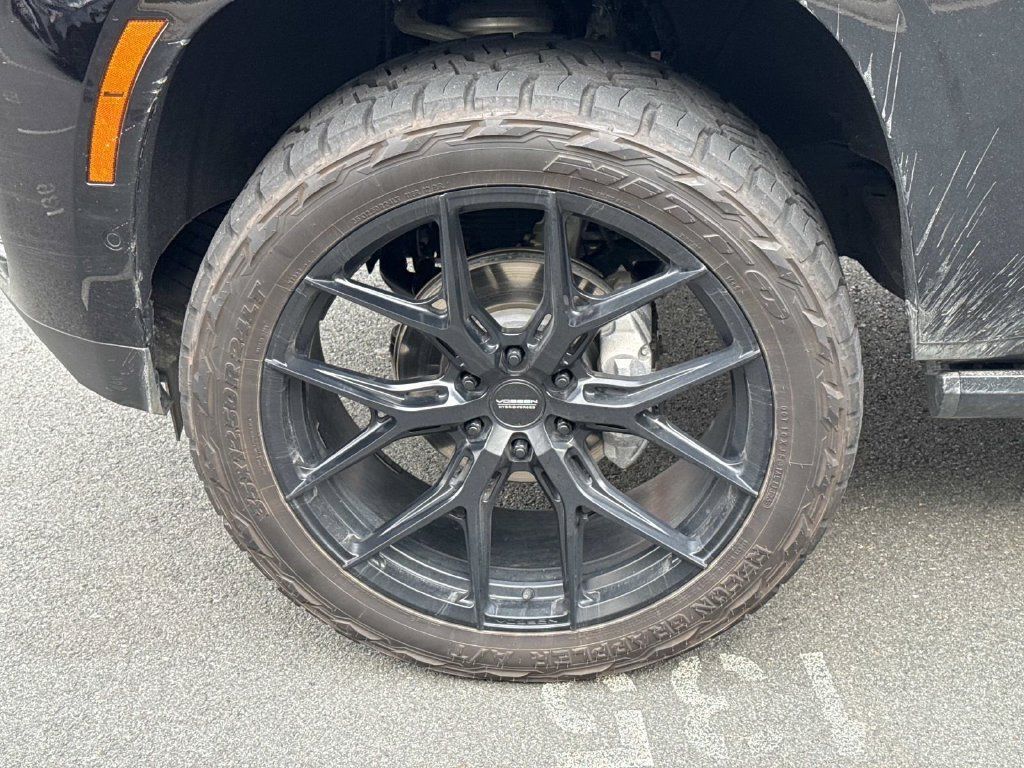 Used 2025 GMC Yukon XL Denali w/ Sun & Power Step Package AWD/4WD image 4
