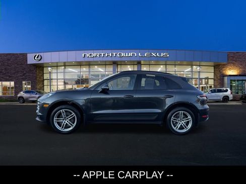 Used 2021 Porsche Macan image 2