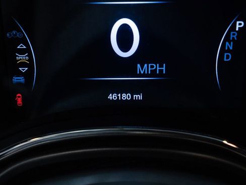 Used 2019 Jeep Grand Cherokee Laredo w/ Security & Convenience Group AWD/4WD image 18