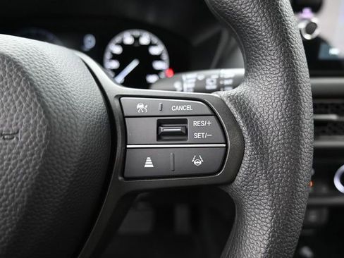 New 2026 Honda HR-V LX image 17