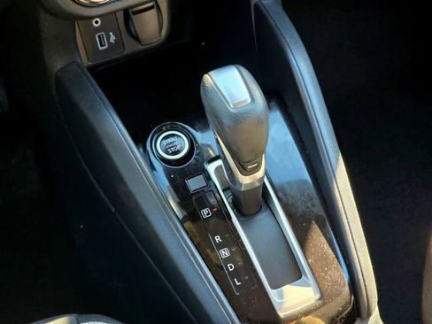 Used 2021 Nissan Versa SV FWD image 21
