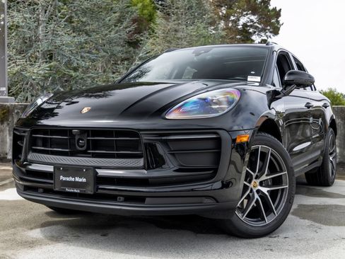 Certified 2026 Porsche Macan AWD/4WD image 7