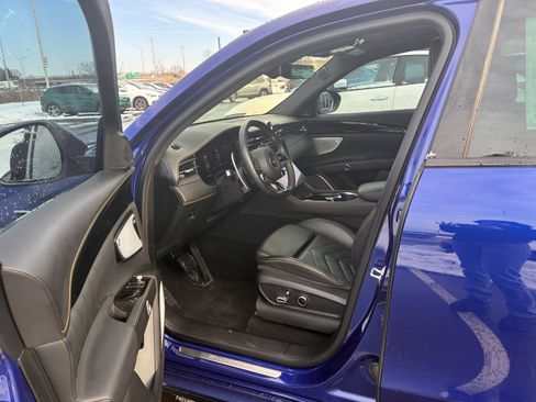 Used 2023 Maserati Grecale Modena image 14