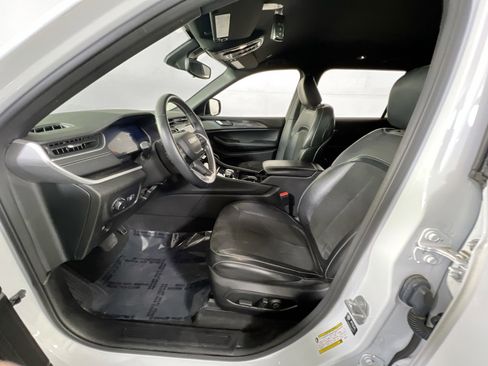 Used 2022 Jeep Grand Cherokee L Laredo image 17