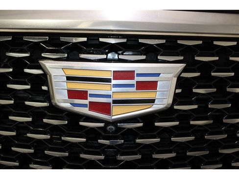 Used 2022 Cadillac Escalade ESV Premium Luxury image 9