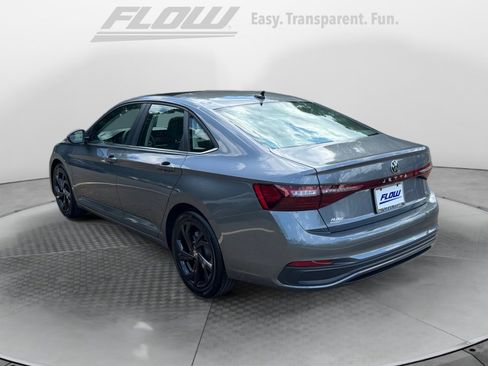 New 2025 Volkswagen Jetta SE image 5