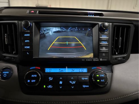 Used 2017 Toyota RAV4 XLE AWD/4WD image 10