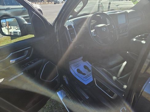 Used 2019 RAM 1500 Laramie image 10