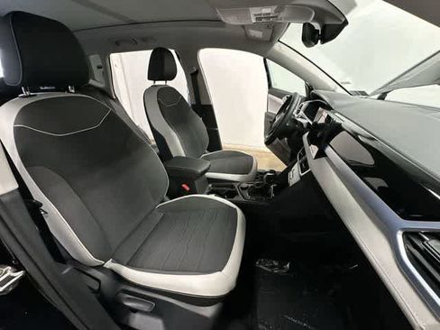 New 2026 Volkswagen Taos SE image 22