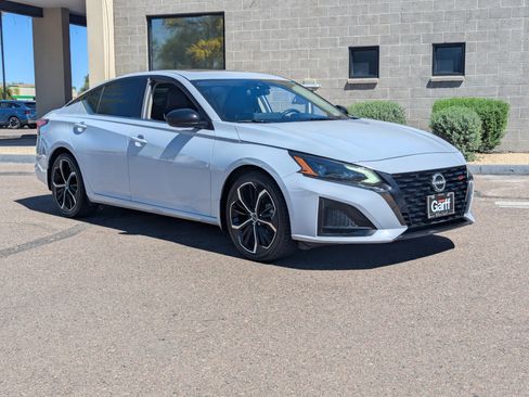 Used 2024 Nissan Altima 2.5 SR w/ SR Premium Package image 36