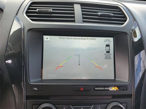 Used 2018 Ford Explorer XLT w/ Equipment Group 202A image 25