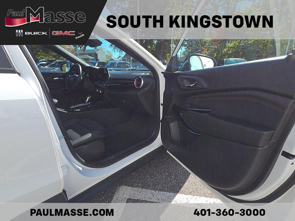 Used 2024 Chevrolet Trax RS w/ Sunroof Package FWD image 29
