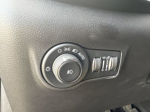 Used 2024 Jeep Compass Limited AWD/4WD image 12