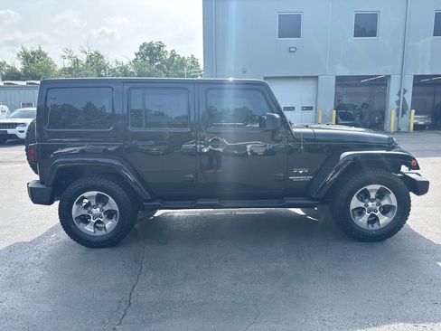 Used 2016 Jeep Wrangler Unlimited Sahara w/ Max Tow Package AWD/4WD image 2