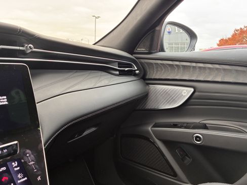 New 2025 Maserati Grecale Modena image 25