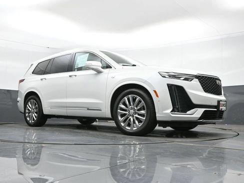 Used 2021 Cadillac XT6 Premium Luxury FWD image 44