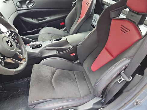 Used 2024 Nissan Z NISMO w/ Floor Mat Package RWD image 15