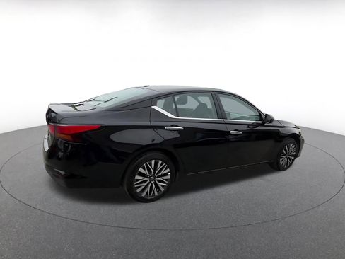 Used 2025 Nissan Altima 2.5 SV image 15