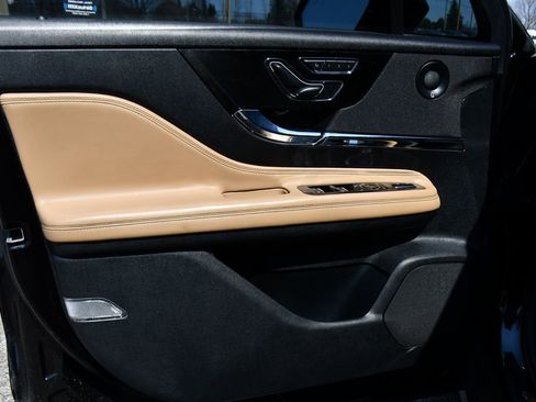 Used 2021 Lincoln Corsair Reserve w/ Equipment Group 201A image 23