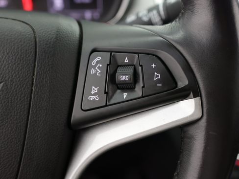Used 2022 Chevrolet Trax LT w/ LT Convenience Package AWD/4WD image 18