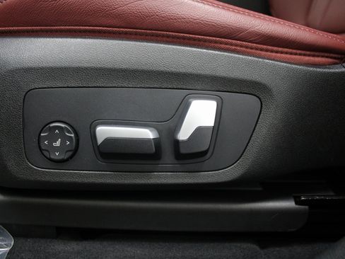 Used 2024 BMW X4 M40i w/ Premium Package image 47