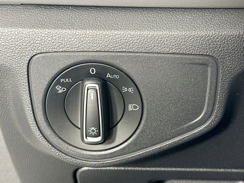 Used 2023 Volkswagen Atlas SE image 10