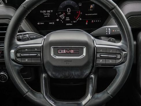 Used 2025 GMC Yukon AT4 w/ AT4 Premium Package AWD/4WD image 34