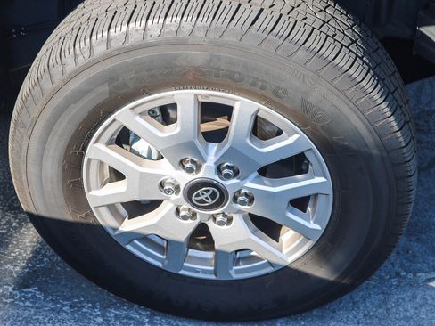 Used 2024 Toyota Tacoma SR RWD image 17
