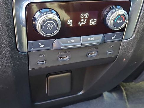 Used 2025 GMC Yukon XL Denali w/ Denali Reserve Package AWD/4WD image 35
