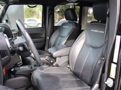Used 2016 Jeep Wrangler Unlimited Rubicon image 6