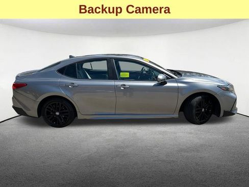 Used 2025 Toyota Camry SE w/ Convenience Package image 12