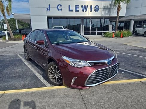 Used 2018 Toyota Avalon XLE Premium FWD image 1
