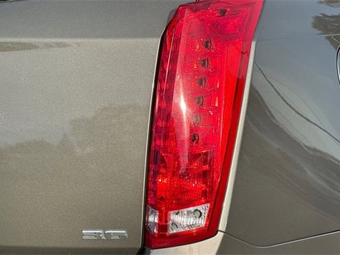 Used 2012 Cadillac SRX Luxury image 31