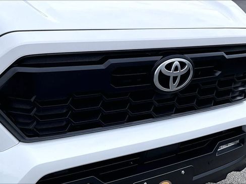Used 2024 Toyota Tacoma TRD Off-Road w/ TRD Off Road Upgrade Package AWD/4WD image 33