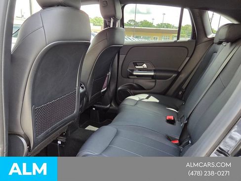 Used 2025 Mercedes-Benz GLA 250 image 5