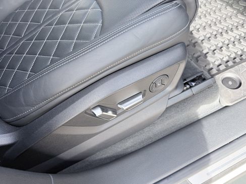 Used 2023 Audi SQ8 Prestige image 25