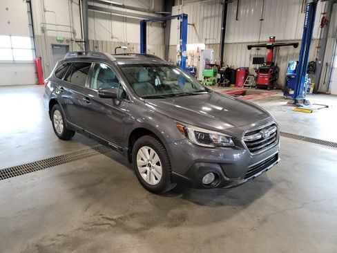 Used 2019 Subaru Outback 2.5i Premium AWD/4WD image 1