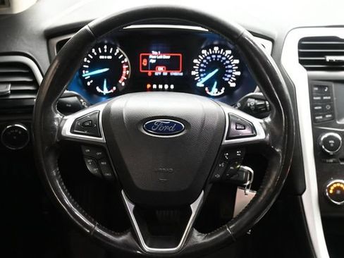 Used 2016 Ford Fusion SE w/ Equipment Group 201A FWD image 22