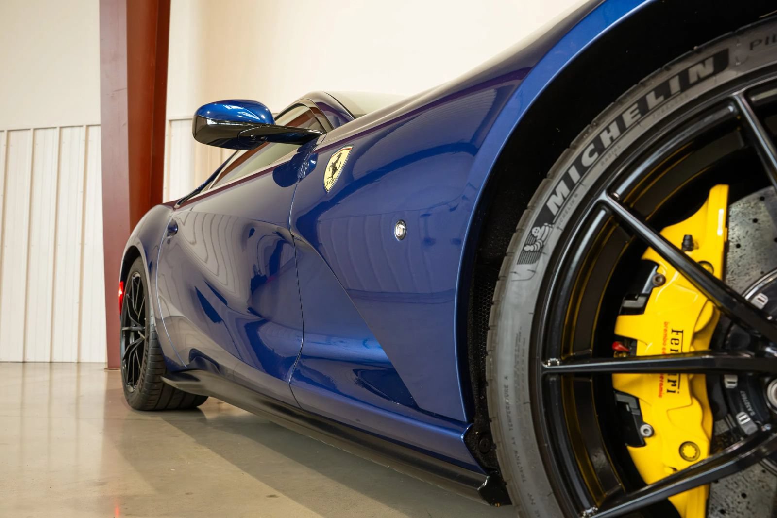Used 2019 Ferrari 812 Superfast RWD image 21